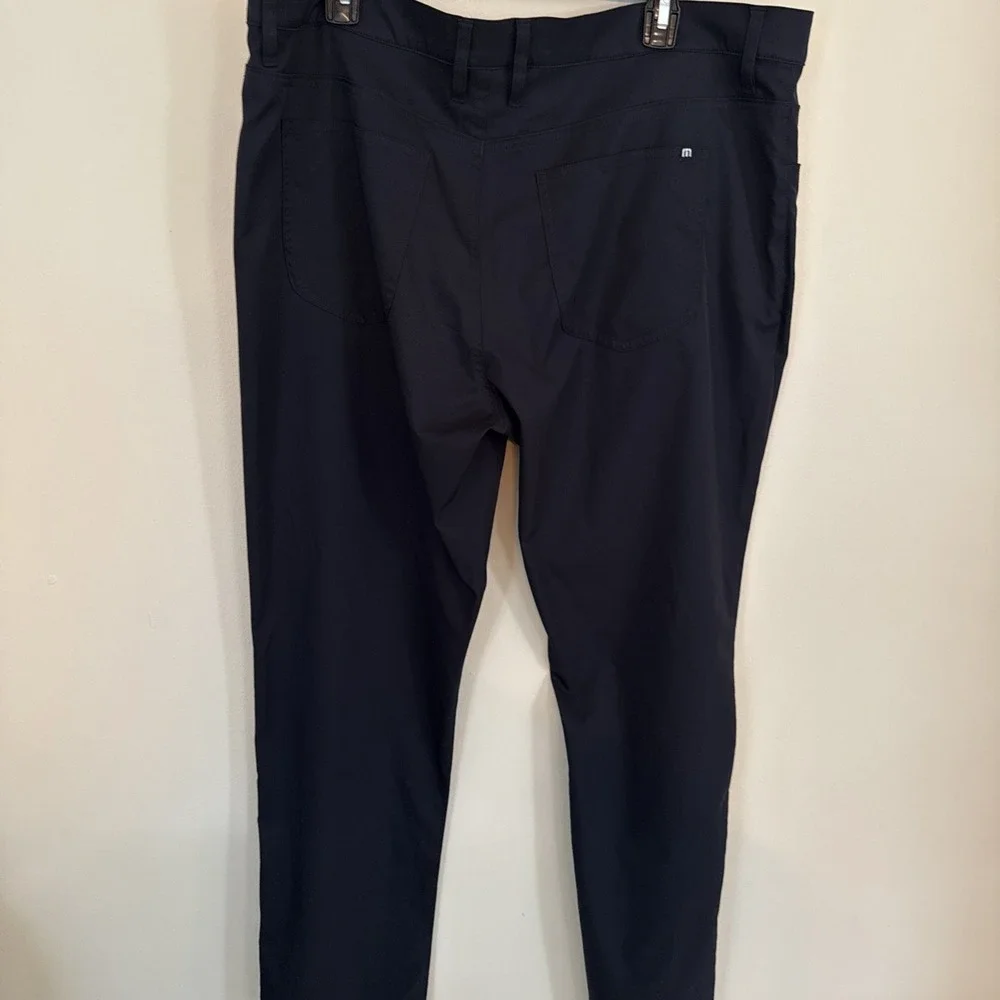 Travis Mathew 5-Pocket Golf Pants Men 40x 32 Black Performance Tapered